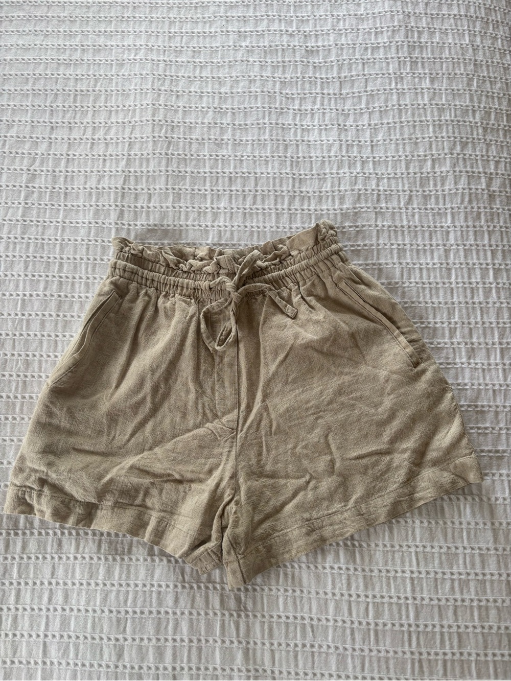 H & M Casual Paperbag Waist Linen-Blend Women's Shorts in Taupe XS